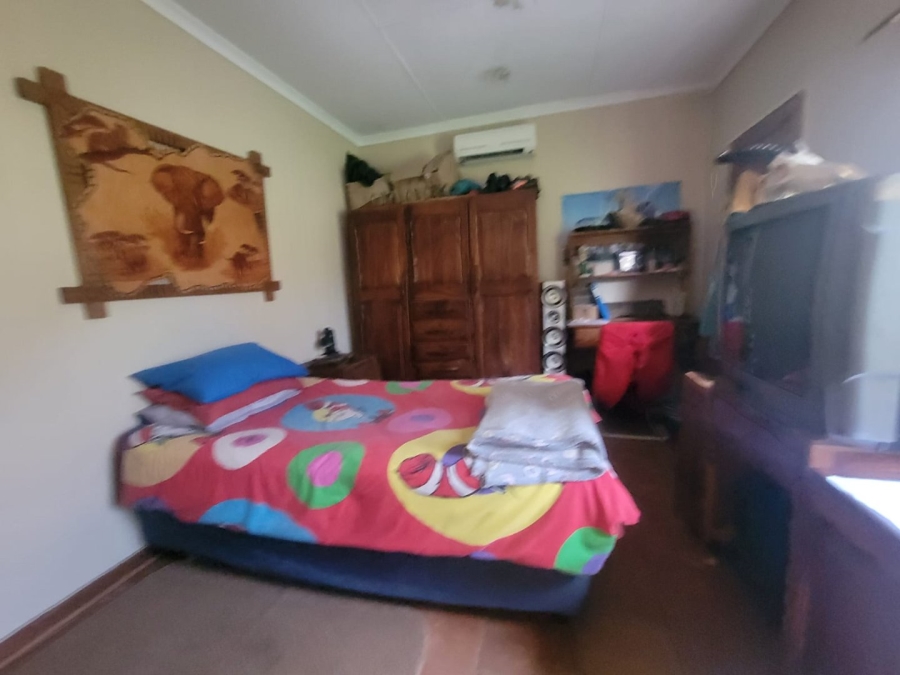 6 Bedroom Property for Sale in Jordania Free State